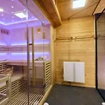 Chalet Moderne à La Tania Avec Sauna Et Parking - Fr-1-575-251